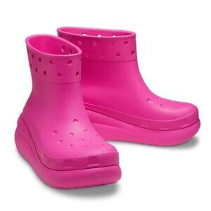 Crocs Unisex-Adult Classic Crush Rain Boot in Juice Bright Pink, Size 8
